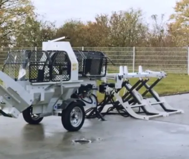 zvedaci_stul hydraulický zvedací stůl na klády